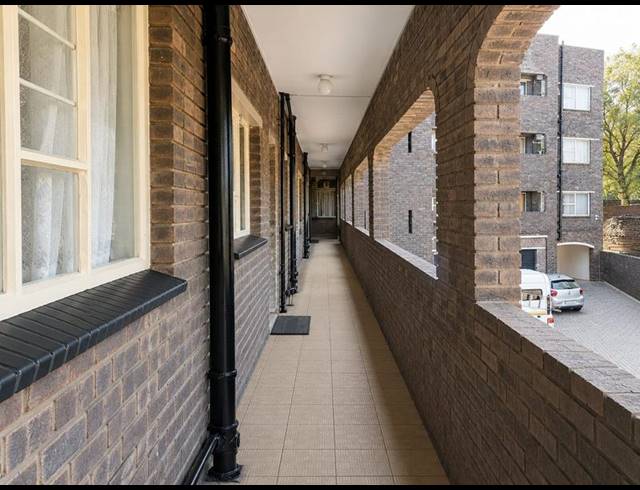 2 BEDROOM APARTMENT FOR SALE IN CROYDON
